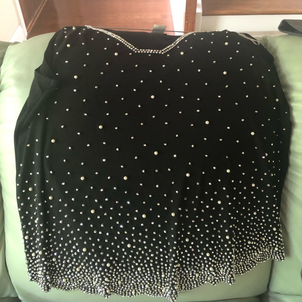 Dress To - Picture 1 of 9